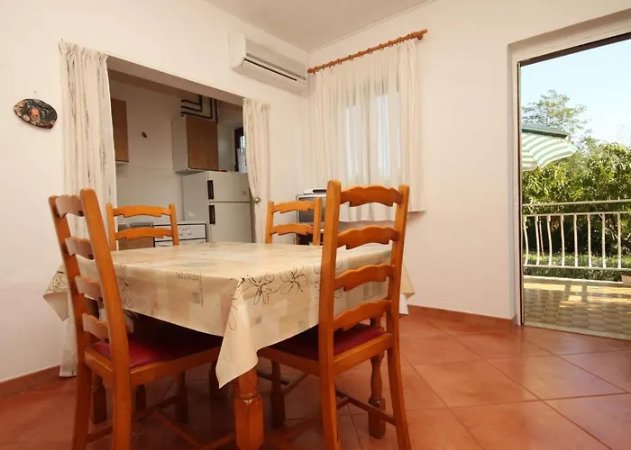 Apartments With A Parking Space Basanija, Umag - 7149
